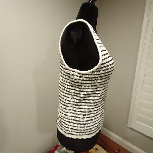 PINQUE BLACK & WHITE STRIPPED SLEEVELESS TOP V NECK SZ M - Picture 4 of 6